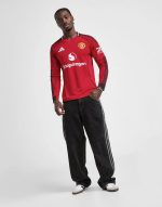 ADIDAS MANCHESTER UNITED FC 25/26 LONG SLEEVE HOME SHIRT - Image 2