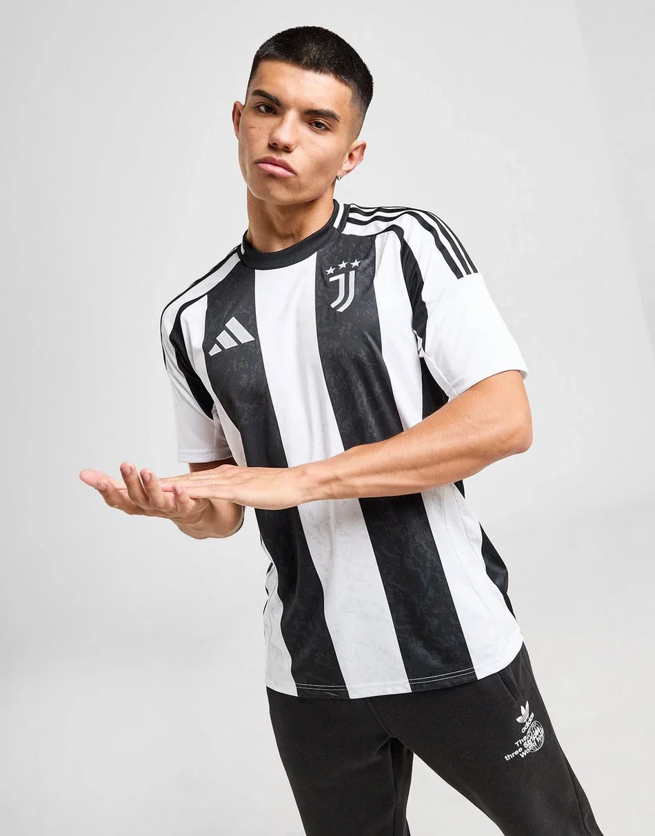 JUVENTUS 2024/25 HOME SHIRT JUVENTUS 2024/25 HOME SHIRT