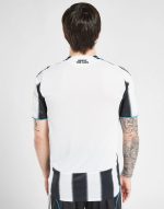 NEWCASTLE UNITED FC 2025/26 HOME KIT - Image 3
