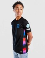 NIKE ENGLAND WEC 2025 BADGE AWAY SHIRT JUNIOR - Image 2