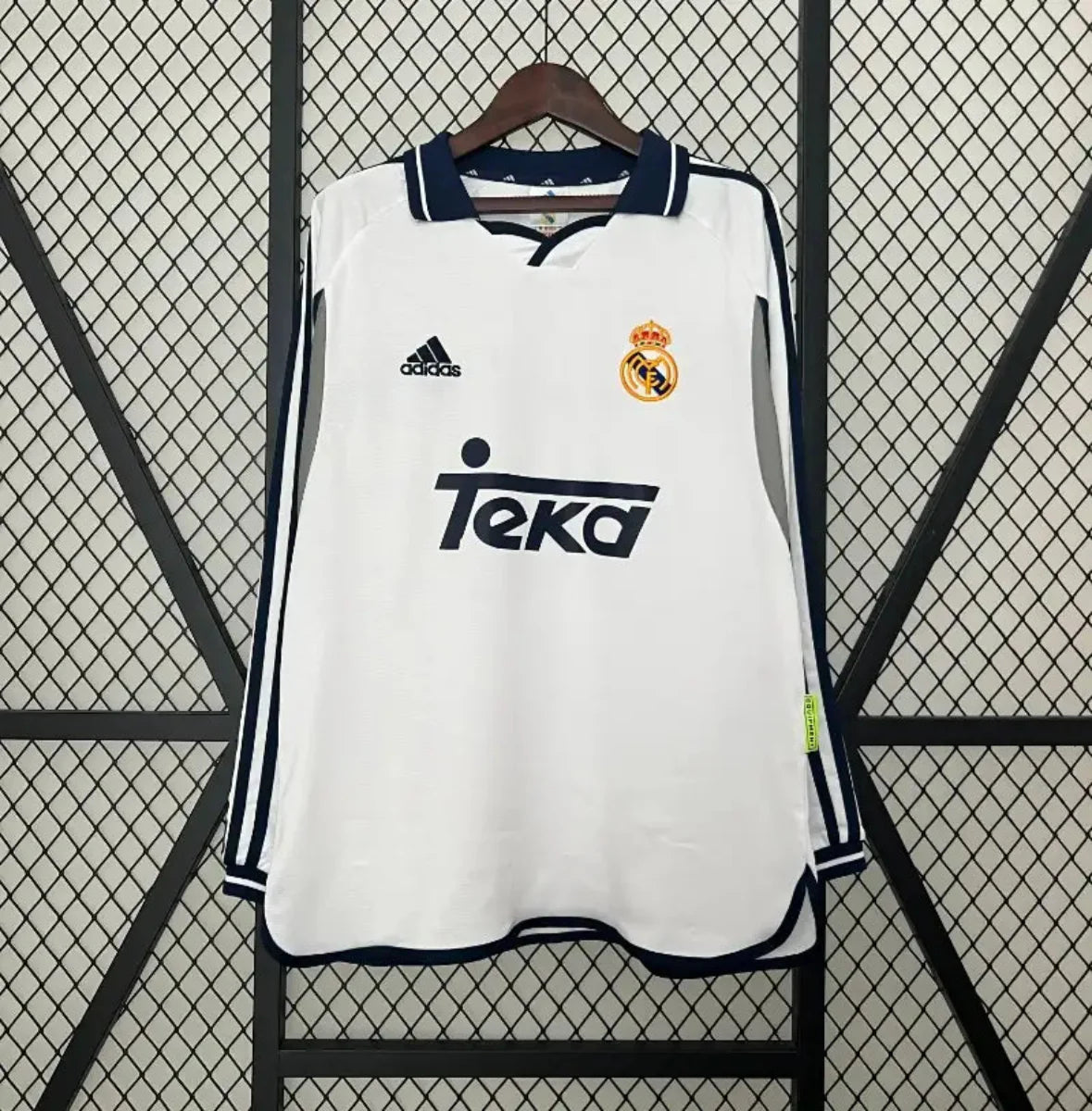 REAL MADRID CLASSIC LONG SLEEVE SHIRT 2000-01 REAL MADRID CLASSIC LONG SLEEVE SHIRT 2000-01